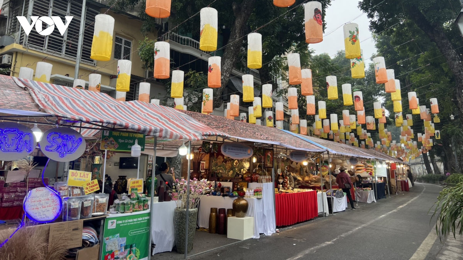 Traditional customs re-launched in Hanoi ahead of Tet